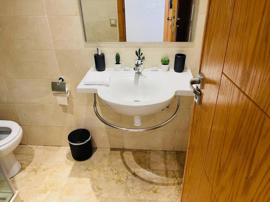 A 2 Minutes De Casa Finance City, Appartement Avec 2 Chambres Касабланка Экстерьер фото